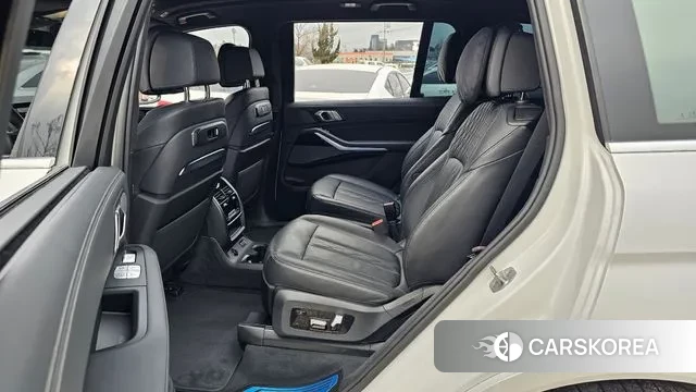 BMW X7 (G07) 2024 Белый из Кореи, фото 2