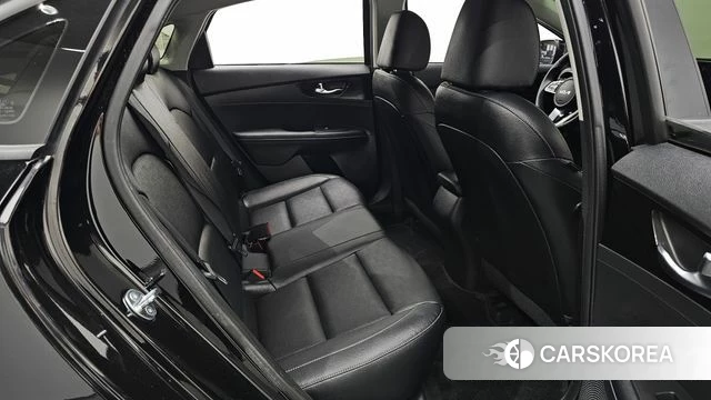 Kia The New K3 2nd generation 2024 Черный из Кореи, фото 2