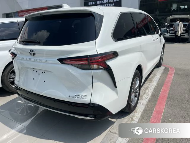 Toyota Saina 2024 Белый из Китая, фото 2