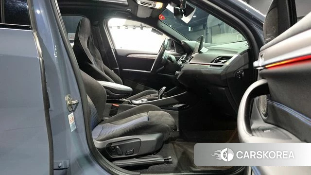 BMW X2 (F39) 2022 Светло-серебряный цвет из Кореи, фото 2