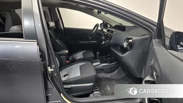 Toyota Prius C 2018 Серый из Кореи, фото 2