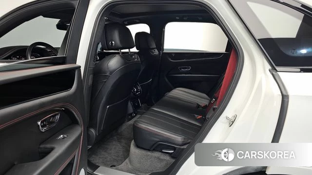 Bentley Bentayga 2024 Белый из Кореи, фото 2