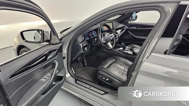 BMW 5 Series (G30) 2022 Серый из Кореи, фото 2