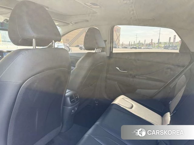 Hyundai Elantra 2023 Белый из Китая, фото 2