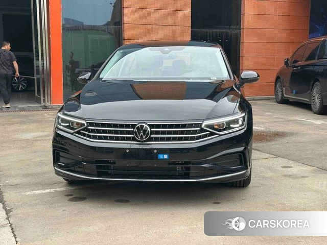 Volkswagen Magotan 2026 Черный из Китая, фото 2