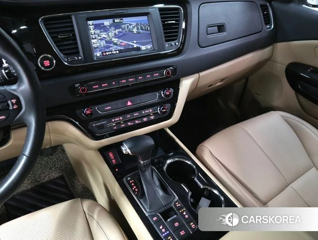 Kia The New Carnival 2018 Белый из Кореи, фото 2