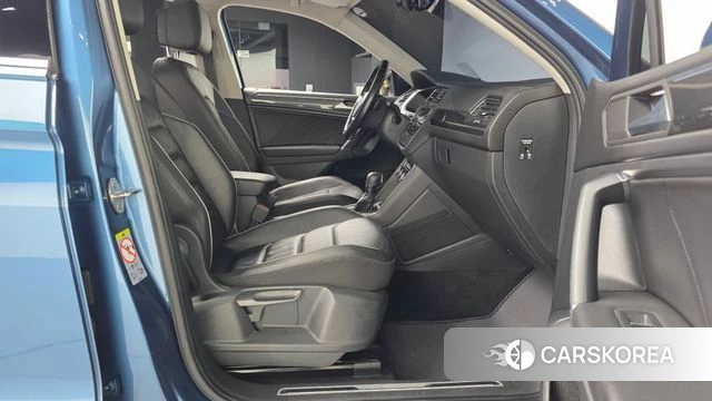 Volkswagen Tiguan Allspace 2020 Синий из Кореи, фото 2