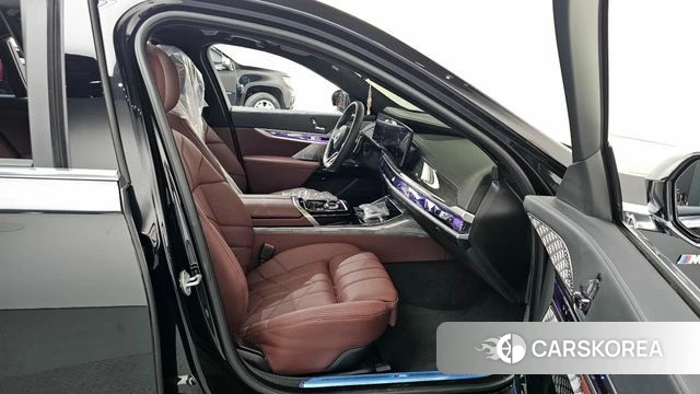 BMW 7 Series (G70) 2025 Черный из Кореи, фото 2