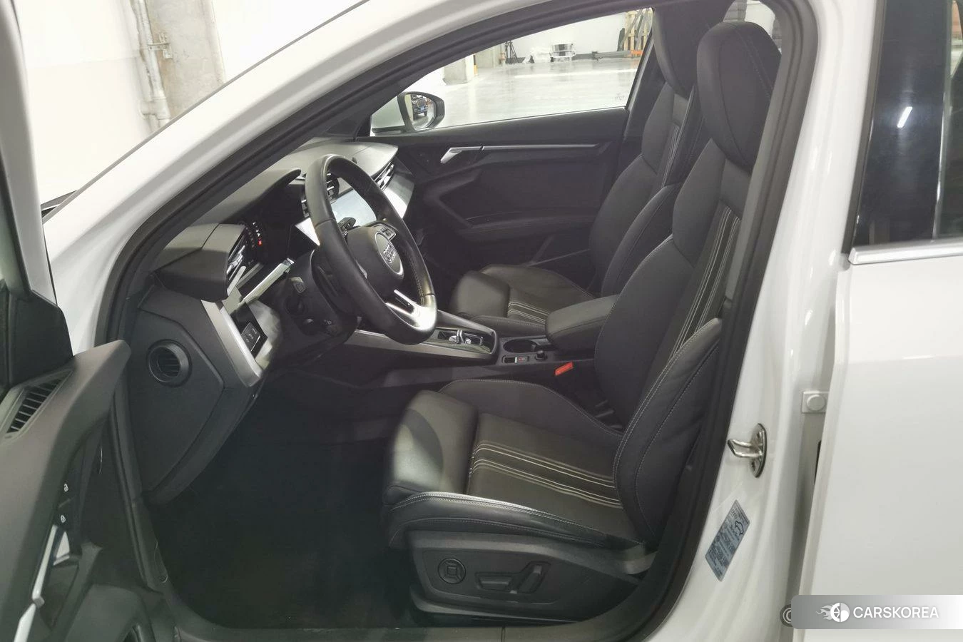 Audi A3 2021 Белый из Китая, фото 2