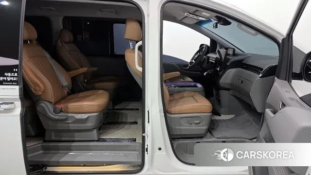 Hyundai Staria 2025 Белый из Кореи, фото 2