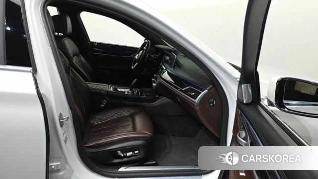 BMW 7 Series (G11) 2022 Белый из Кореи, фото 2