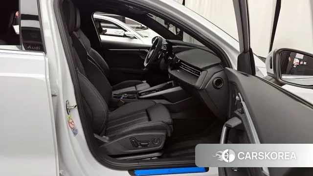 Audi A3 (8Y) 2025 Белый из Кореи, фото 2