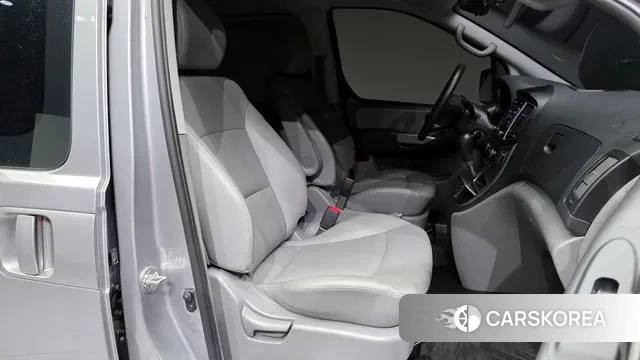 Hyundai The New Grand Starex 2020 Серебристо-серый из Кореи, фото 2