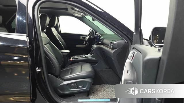 Ford Explorer 6th Generation 2020 Черный из Кореи, фото 2
