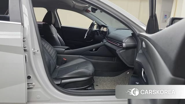 Hyundai Avante (CN7) 2020 Серебристо-серый из Кореи, фото 2