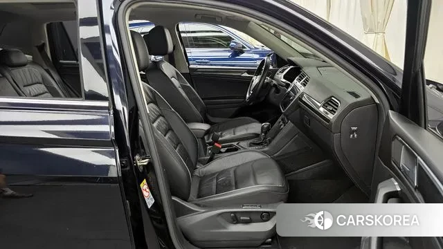 Volkswagen Tiguan Allspace 2018 Черный из Кореи, фото 2