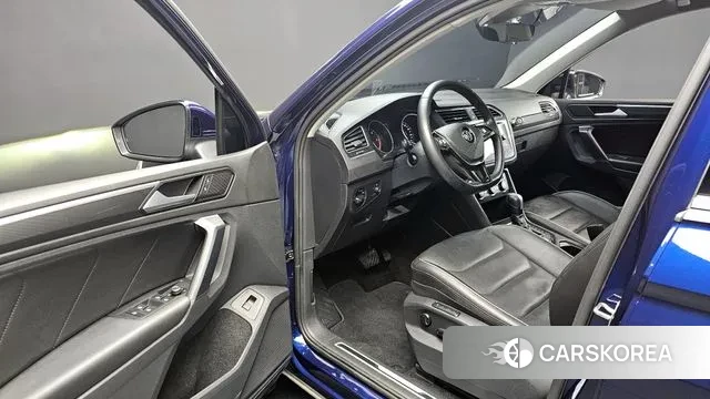 Volkswagen Tiguan second Generation 2020 Синий из Кореи, фото 2