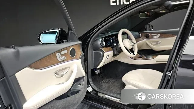 Mercedes-Benz E-Class W213 2021 Черный из Кореи, фото 2