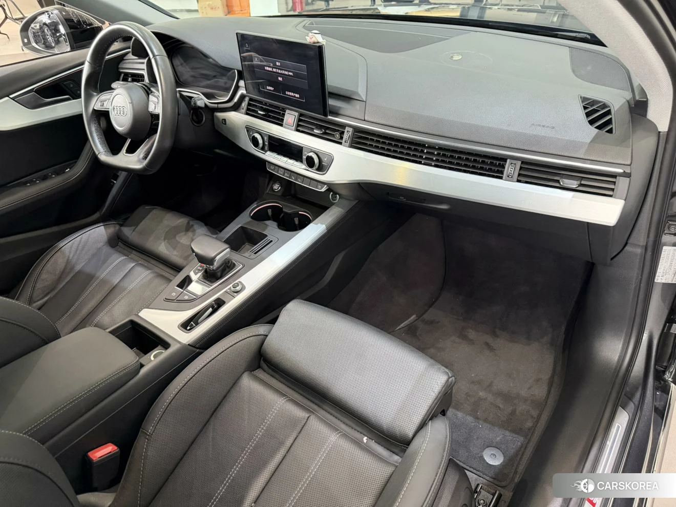 Audi A4L 2021 Темно-серый из Китая, фото 2
