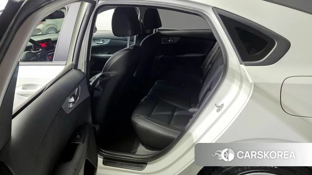 Kia The New K3 2nd generation 2023 Белый из Кореи, фото 2