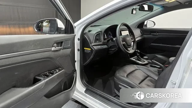 Hyundai Avante AD 2018 Белый из Кореи, фото 2