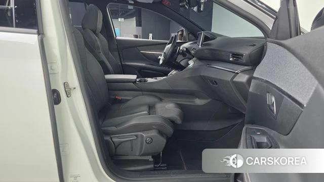 Peugeot 5008 second generation 2021 Белый из Кореи, фото 2