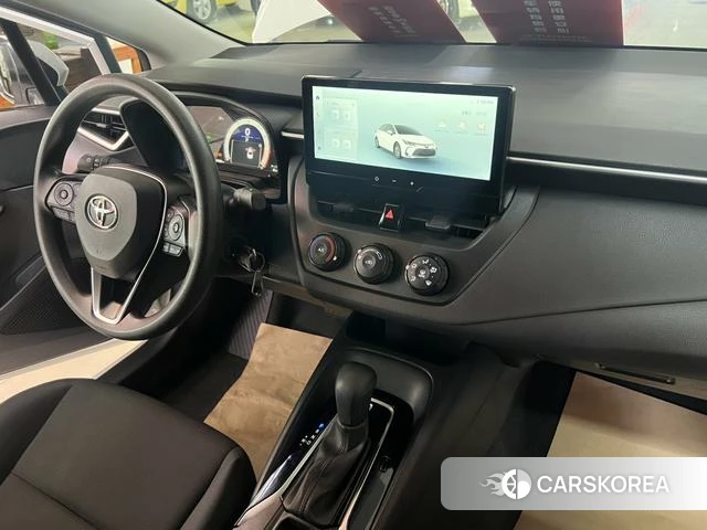 Toyota Corolla 2023 Белый из Китая, фото 2