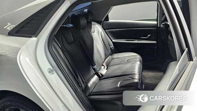 Hyundai Avante Hybrid (CN7) 2023 Белый из Кореи, фото 2