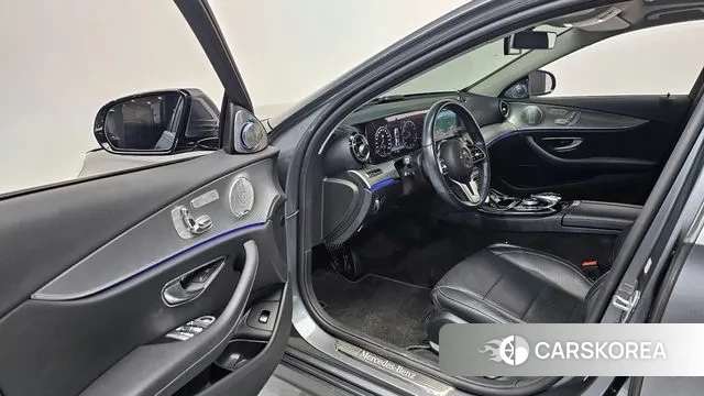 Mercedes-Benz E-Class W213 2020 Серый из Кореи, фото 2