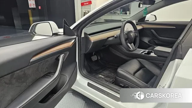 Tesla Model 3 2021 Белый из Кореи, фото 2