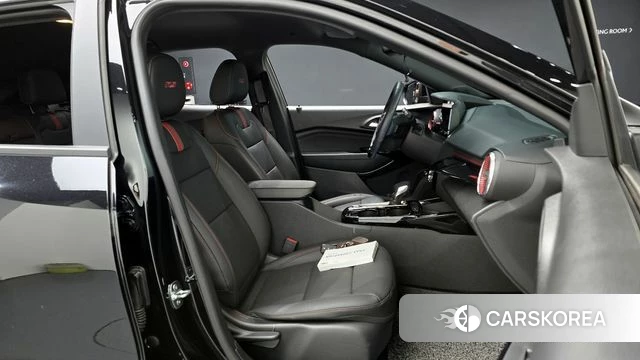Chevrolet (GM Daewoo) Trax Crossover 2023 Черный из Кореи, фото 2