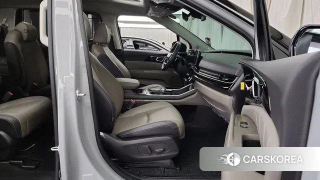Kia The New Carnival 4th Generation 2025 Серебристо-серый из Кореи, фото 2