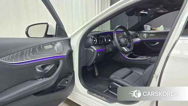 Mercedes-Benz E-Class W213 2020 Белый из Кореи, фото 2