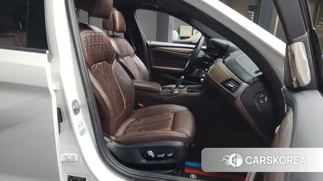 BMW 5 Series (G30) 2020 Белый из Кореи, фото 2