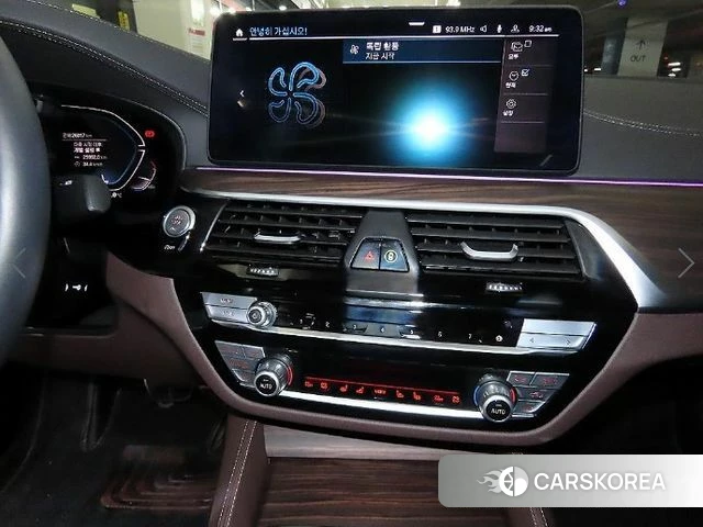 BMW 5 Series (G30) 2021 Белый из Кореи, фото 2