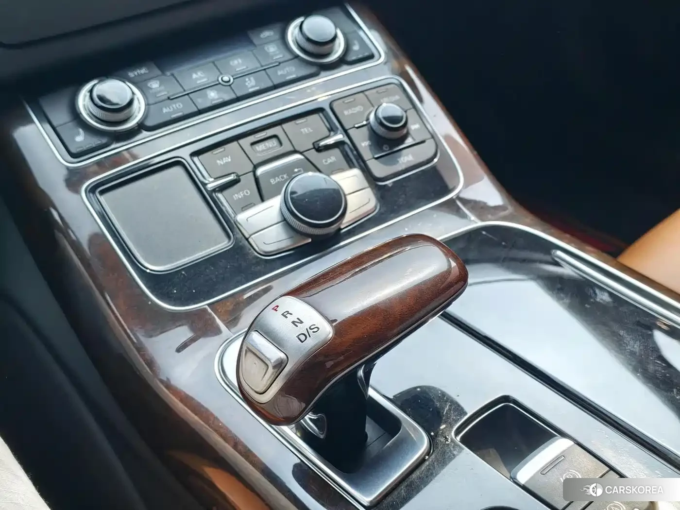 Audi A8 2018 Черный из Китая, фото 2