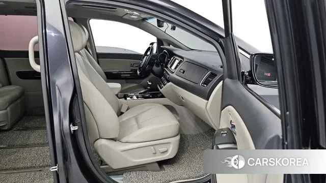 Kia The New Carnival 2018 Серый из Кореи, фото 2