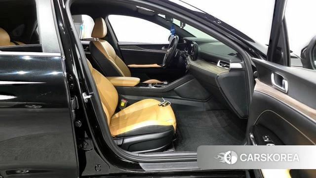 Kia K5 3rd generation 2021 Черный из Кореи, фото 2