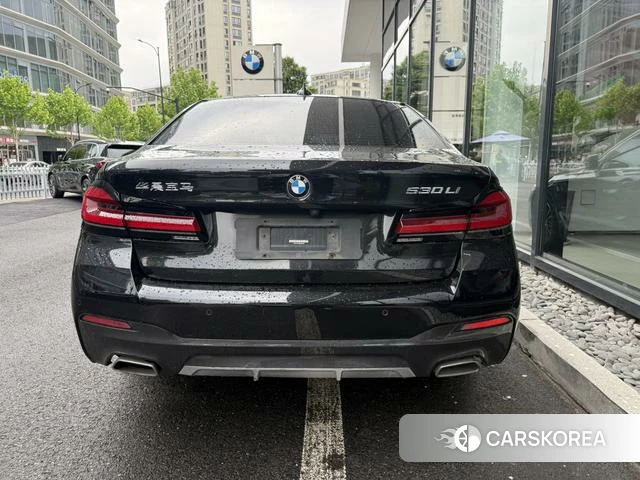 BMW 5 series 2022 Черный из Китая, фото 2