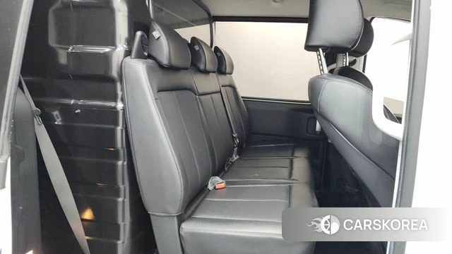 Hyundai Staria 2022 Белый из Кореи, фото 2