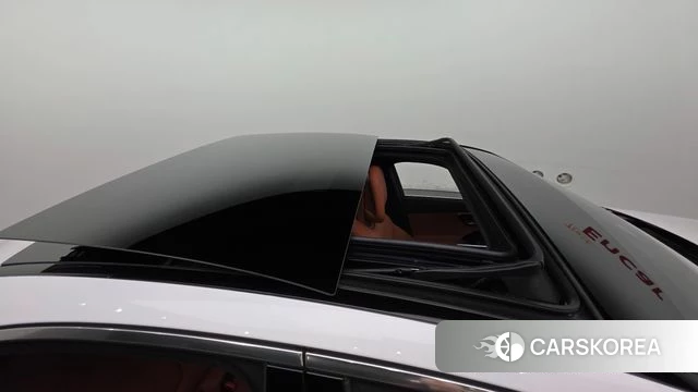 Mercedes-Benz C-Class W206 2023 Белый из Кореи, фото 2