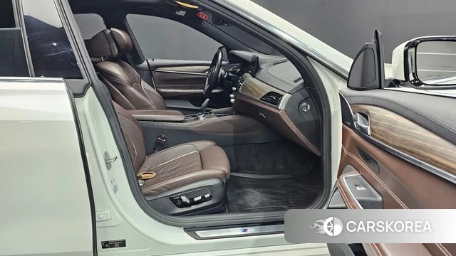 BMW 6 Series GT (G32) 2019 Белый из Кореи, фото 2