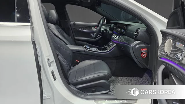 Mercedes-Benz E-Class W213 2022 Белый из Кореи, фото 2