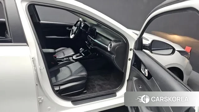 Kia The New K3 2nd generation 2023 Белый из Кореи, фото 2