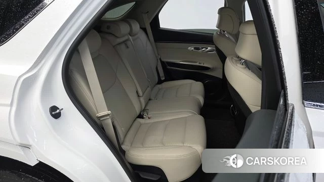 Genesis GV70 2023 Белый из Кореи, фото 2