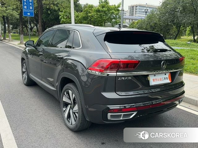 Volkswagen Tourang 2022 Черный из Китая, фото 2