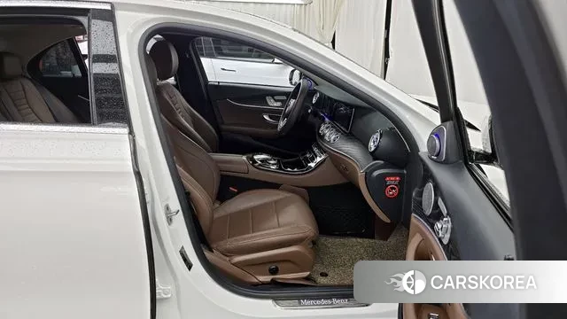 Mercedes-Benz E-Class W213 2019 Белый из Кореи, фото 2