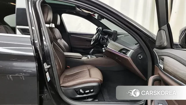 BMW 5 Series (G30) 2021 Серый из Кореи, фото 2