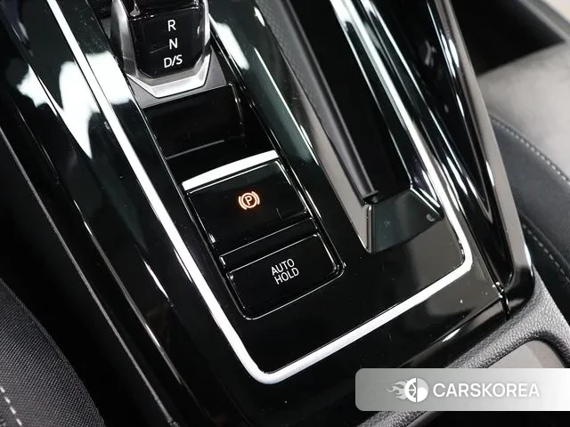 Volkswagen Golf 8th Generation 2024 Черный из Кореи, фото 2