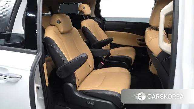 Kia Carnival 4th generation 2023 Белый из Кореи, фото 2